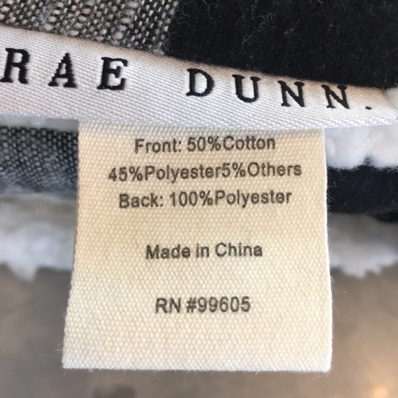 🆕Rae Dunn LOVE Buffalo Check Sherpa Throw - Picture 7 of 8